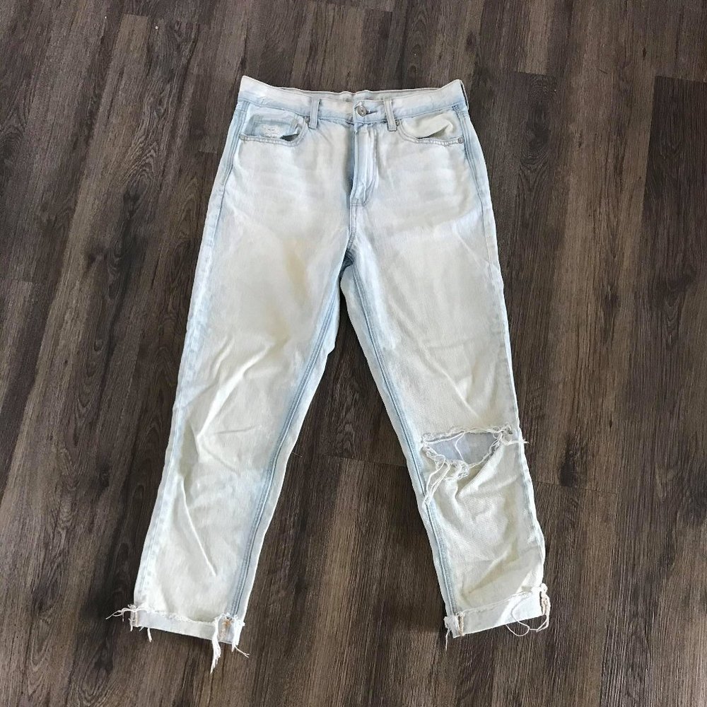 American Eagle Light Wash Jeans